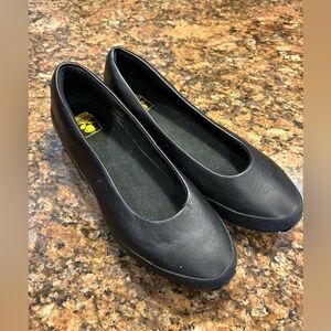 KEEN Kanteen Flat Black Waterproof Slip on Ballet Shoes women’s size 9